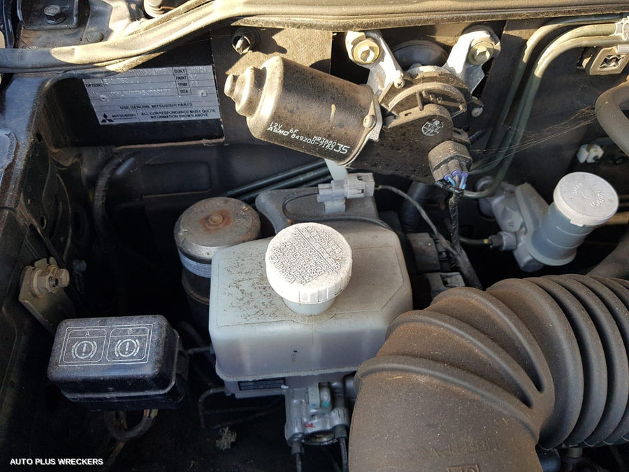 2004 Mitsubishi Pajero Bonnet