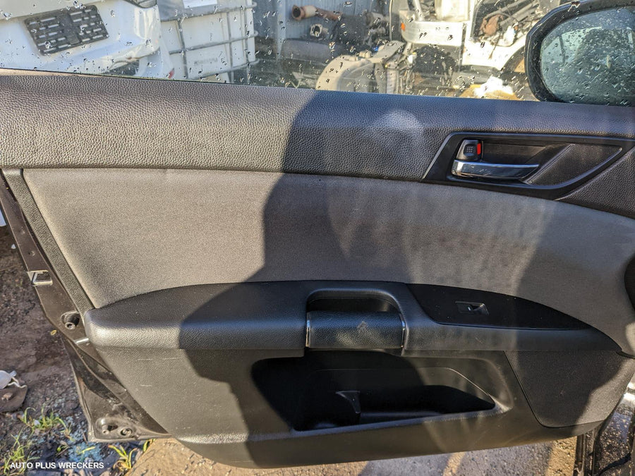 2010 Suzuki Kizashi Left Taillight