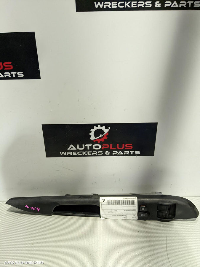 2011 Toyota Hiace Pwr Dr Wind Switch