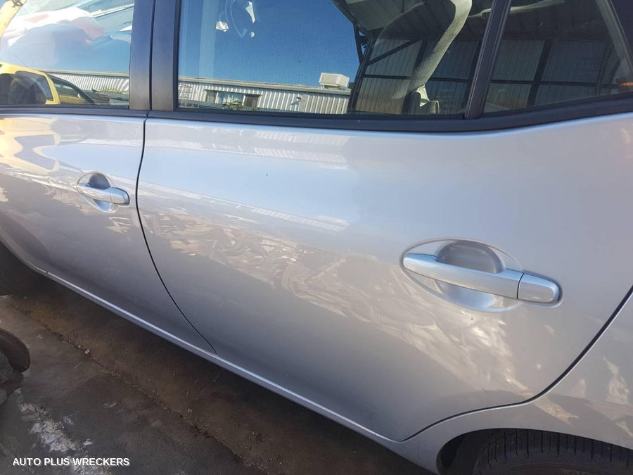 2009 Toyota Corolla High Level Stoplight