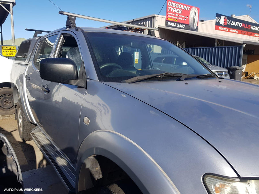 2013 Mitsubishi Triton Left Rear Wnd Reg Motor