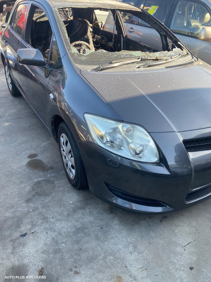 2009 TOYOTA COROLLA WASHER BOTTLE