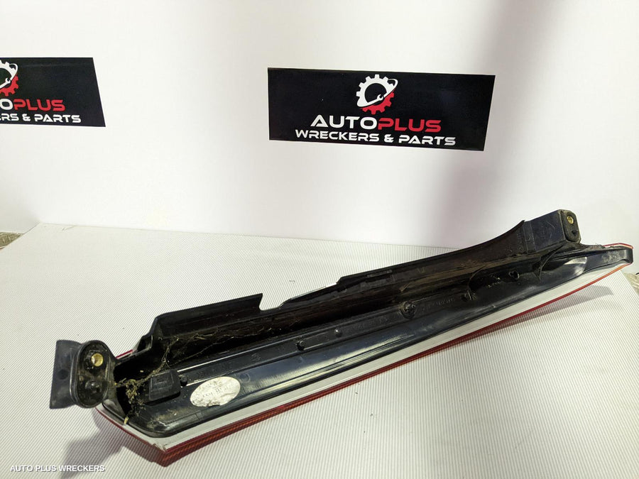 2004 Volvo Xc90 Left Taillight