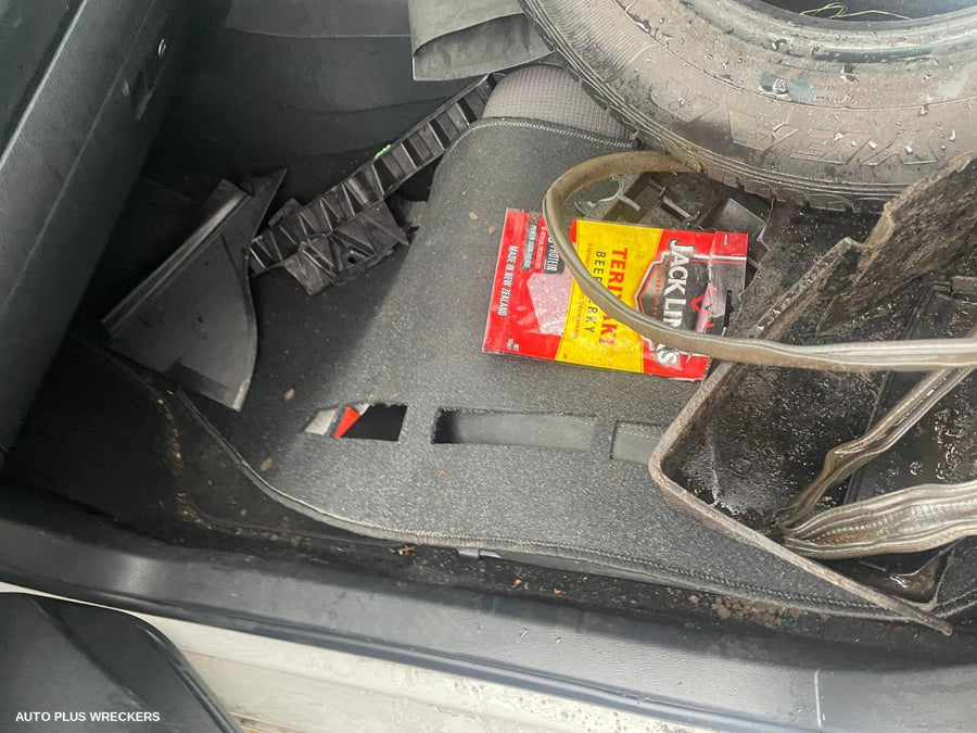 2009 Volkswagen Golf Left Taillight