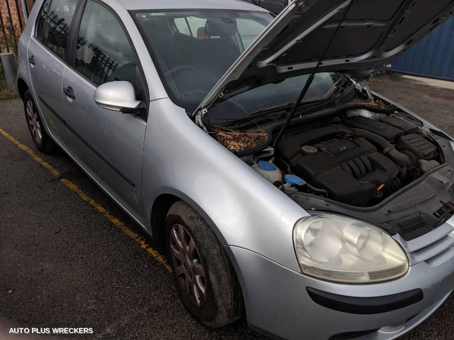 2004 Volkswagen Golf Rear Garnish