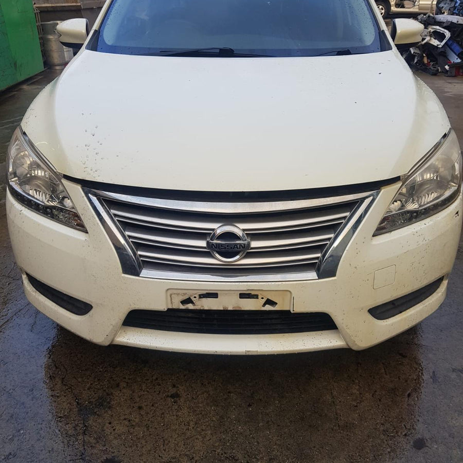 2013 Nissan Pulsar Left Rear Door Sliding