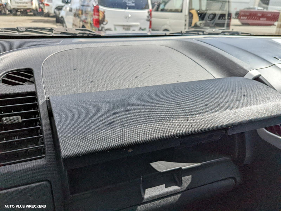 2014 Isuzu Dmax Right Taillight