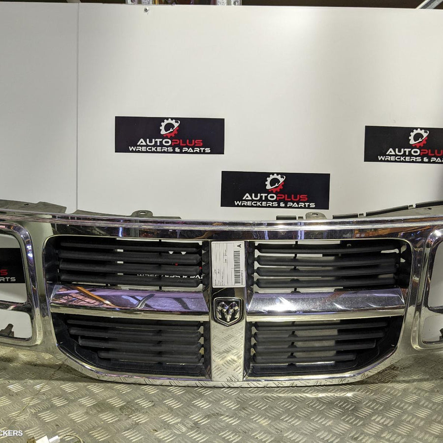 2008 Dodge Nitro Grille