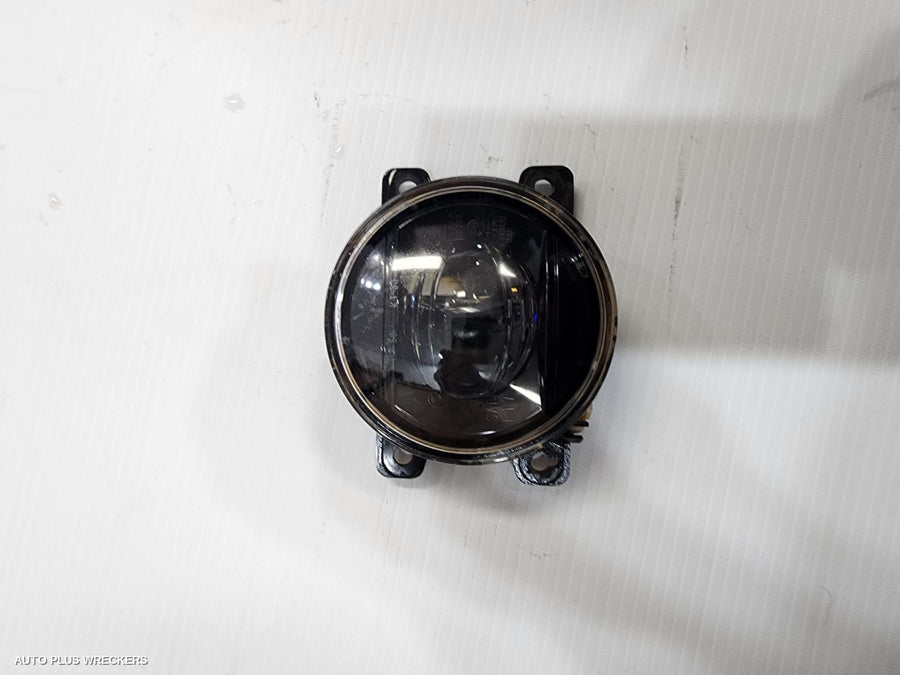 2020-2023 Isuzu Dmax Right Indicator Fog Side