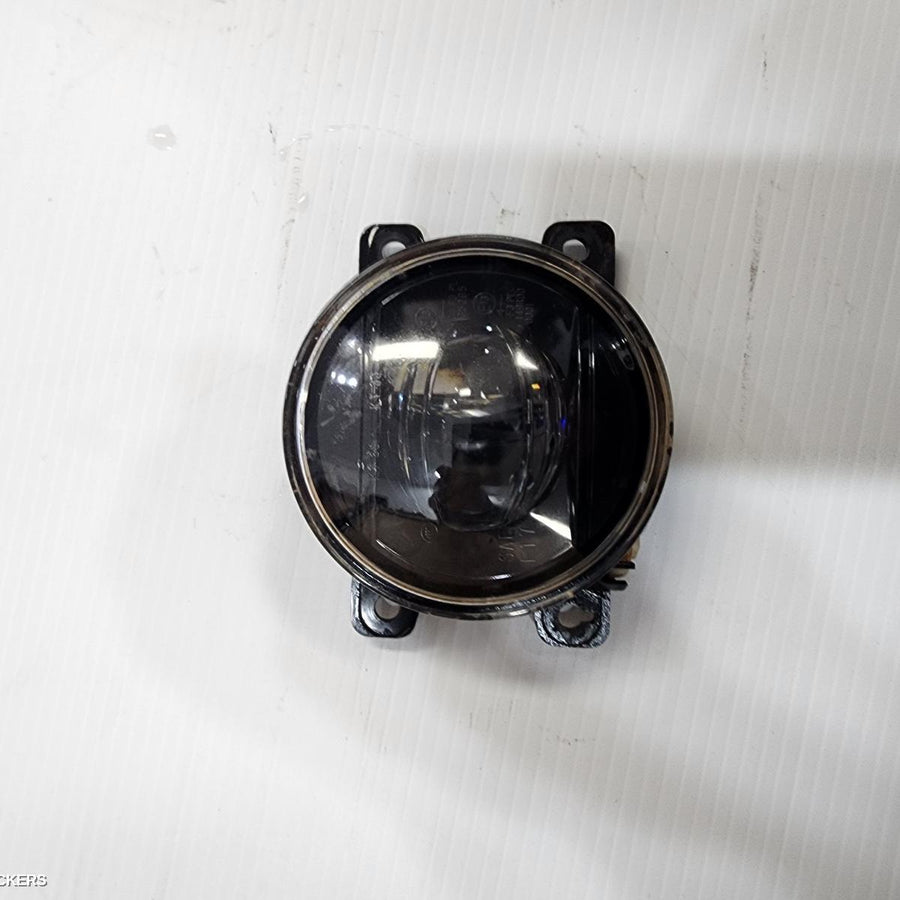 2020-2023 Isuzu Dmax Right Indicator Fog Side