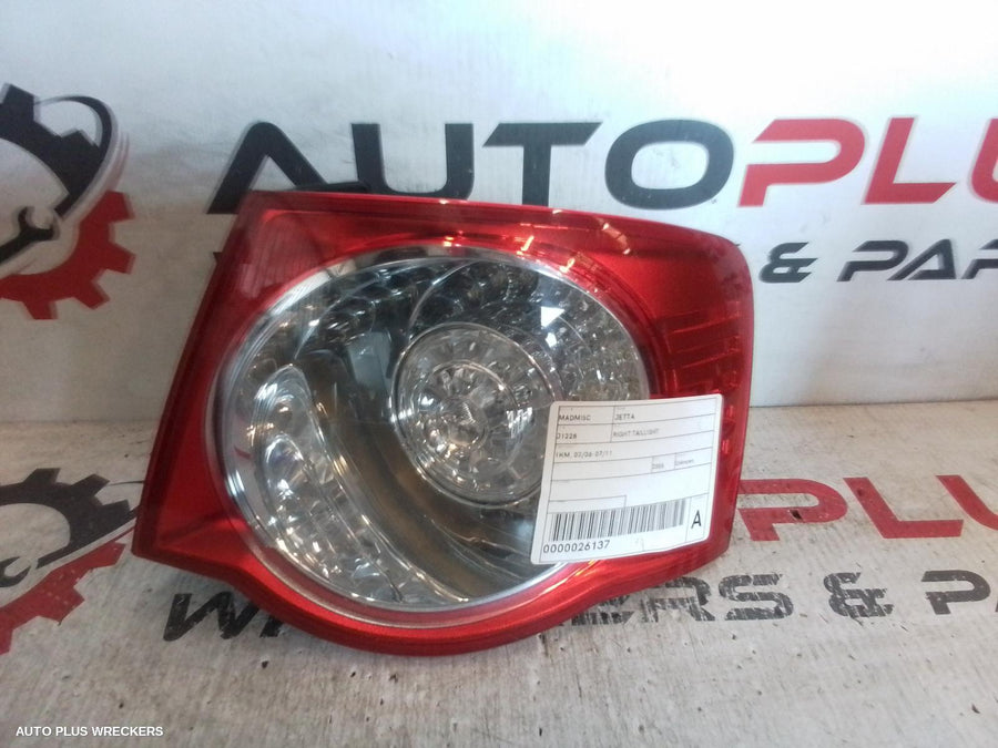 2006 Volkswagen Jetta Right Taillight