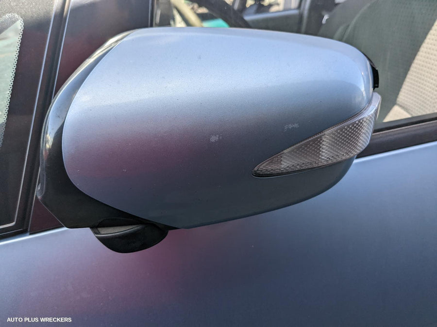 2005 Mitsubishi Grandis Left Front Door