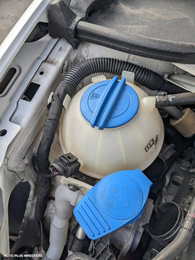 2011 VOLKSWAGEN GOLF LEFT REAR DOOR SLIDING