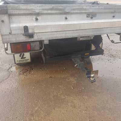 2009 Nissan Navara Left Front Door Window