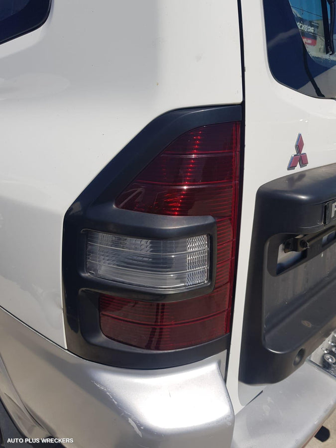 2002 Mitsubishi Pajero Left Door Mirror