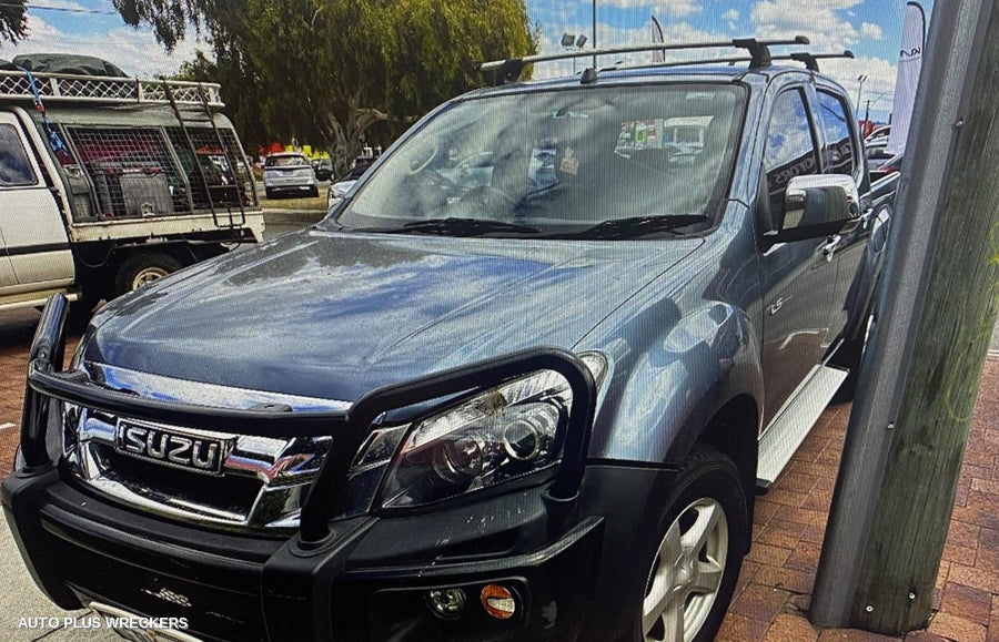 2014 Isuzu Dmax Right Taillight