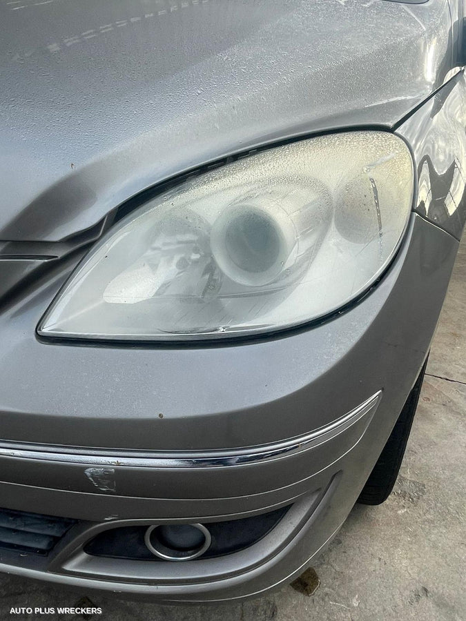 2006 Mercedes B Class Right Front Door