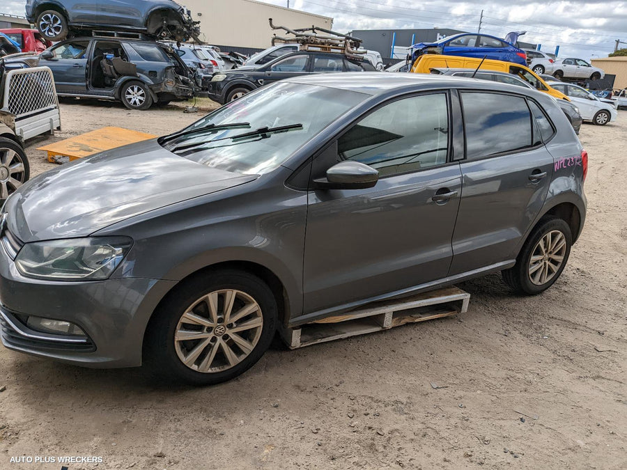 2015 Volkswagen Polo Left Taillight