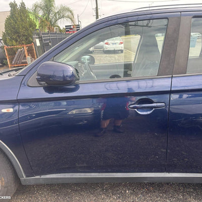 2014 Mitsubishi Outlander Front Seat
