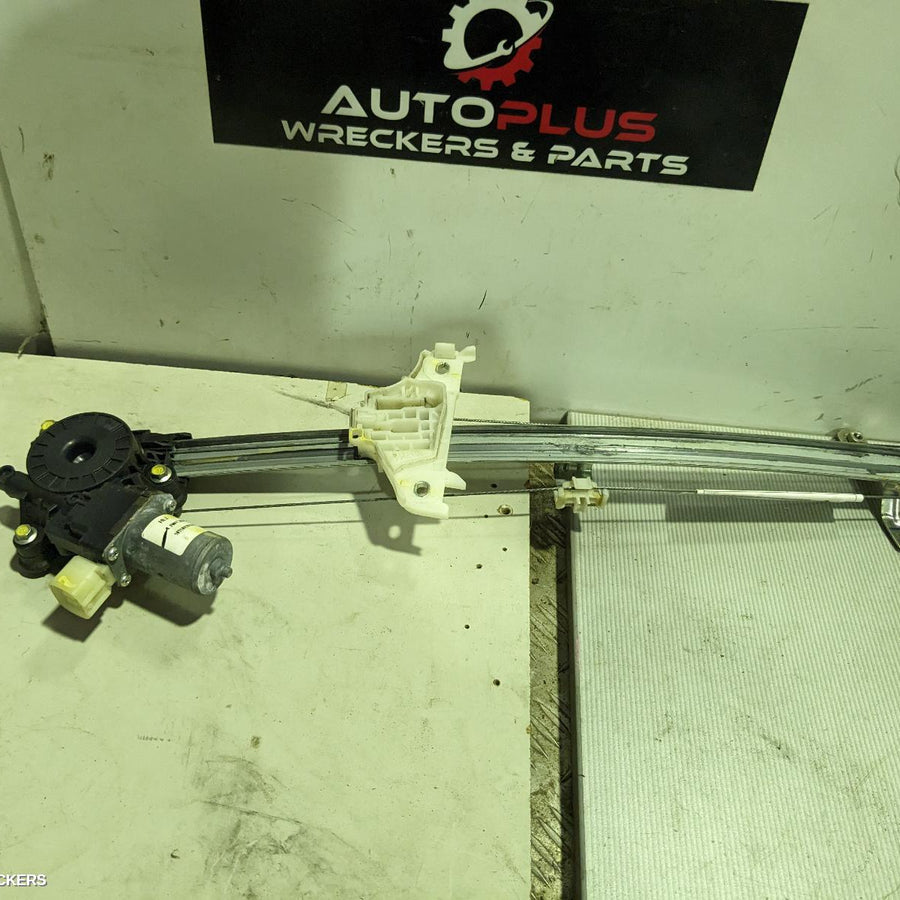2016-2022 Suzuki Baleno Right Front Window Reg Motor