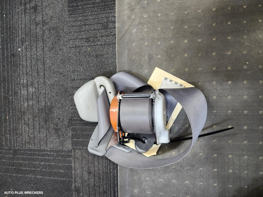 2018 Toyota Hiace Seatbelt Stalk