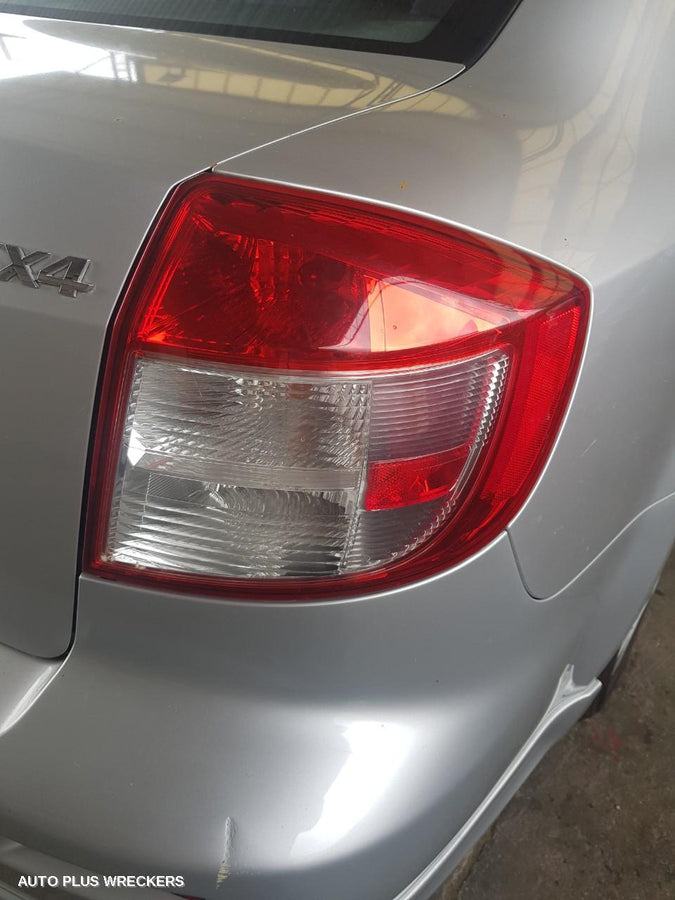2007-2012 Suzuki Sx4 Left Rear Door Sliding