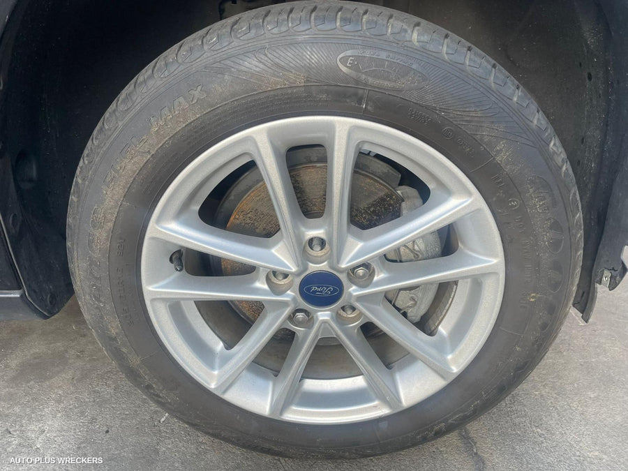 2017 Ford Focus Left Front Door