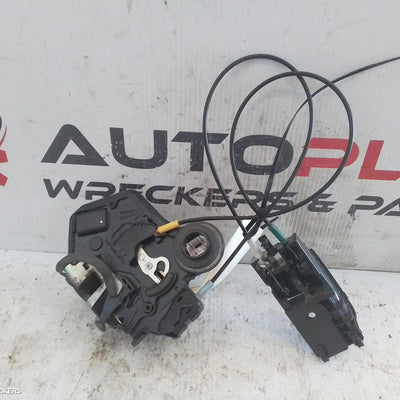 2001-2007 Toyota Corolla Door Boot Gate Lock