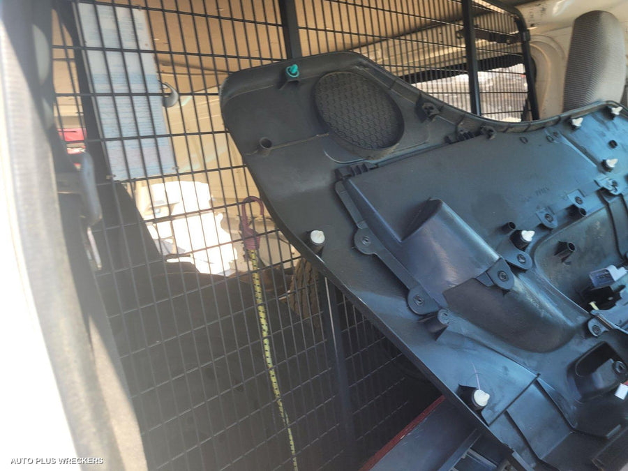 2006 Toyota Hiace Caliper