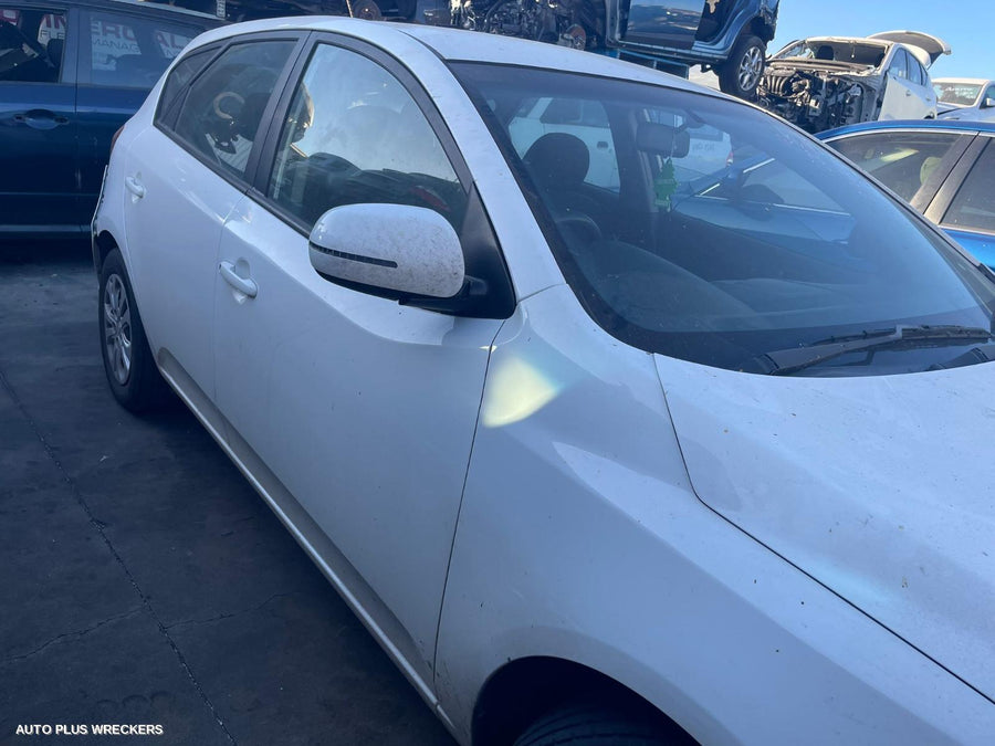 2012 Kia Cerato Right Front Door Window