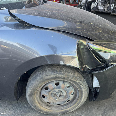 2023 Mazda 2 Right Front Door Window