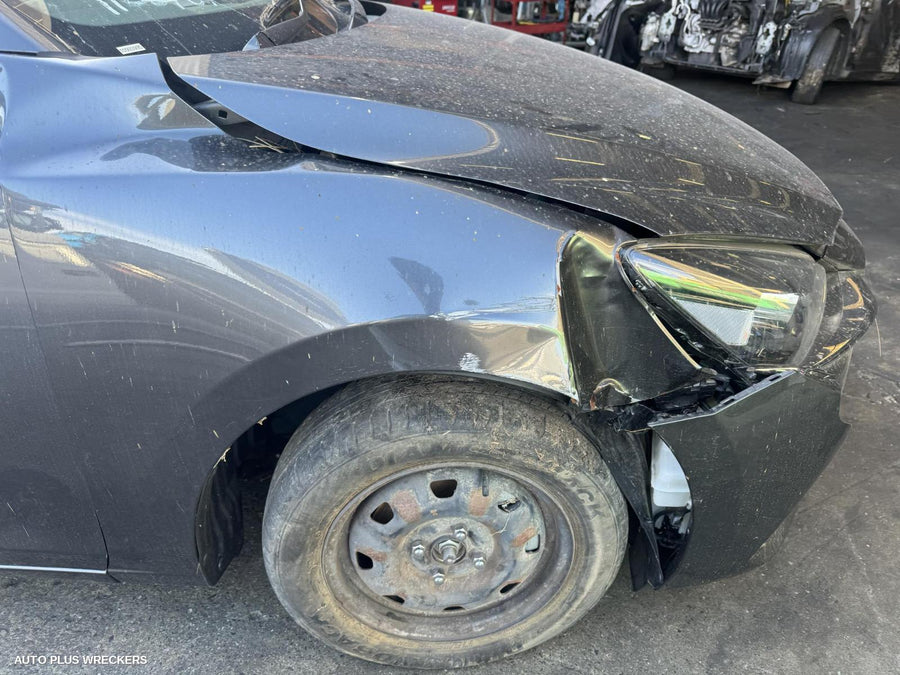 2023 Mazda 2 Right Front Door Window