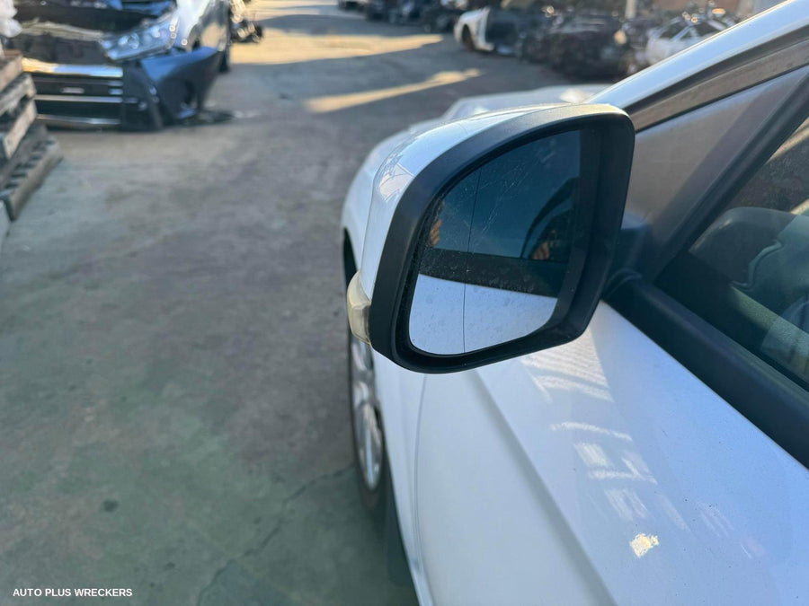 2014 Ford Mondeo Left Front Door Window