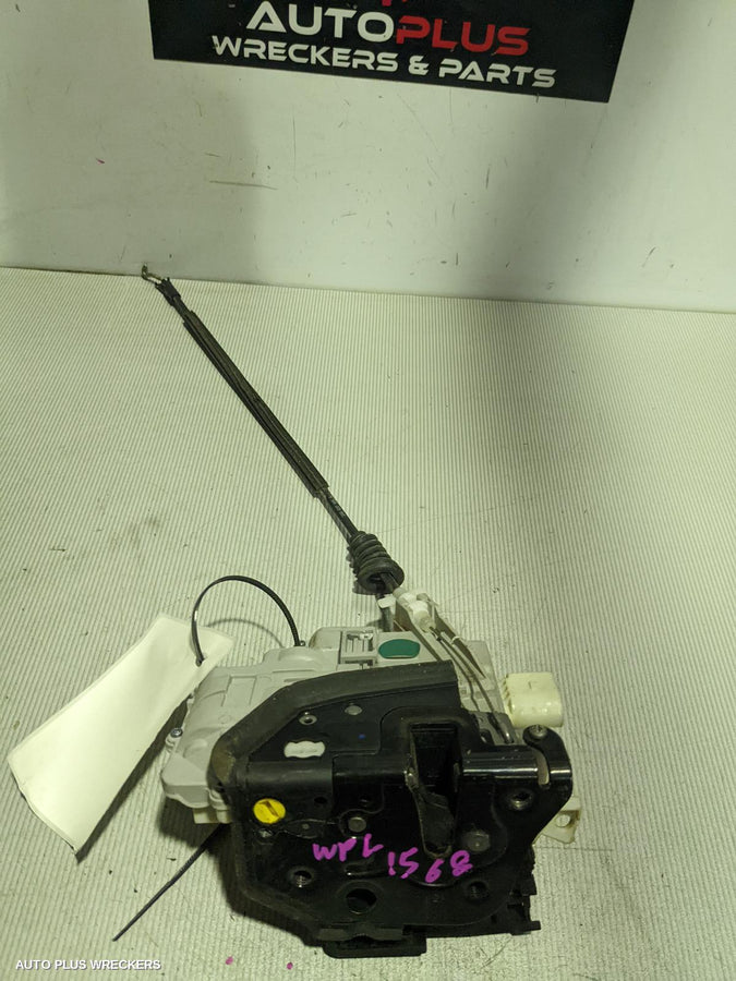 2014 Volkswagen Passat Door Boot Gate Lock