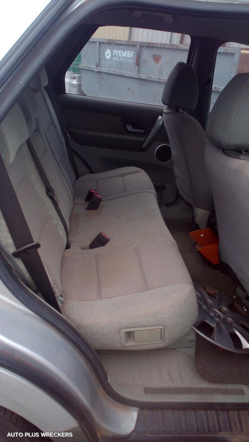 2005 FORD TERRITORY BOOTLID TGATE HINGE