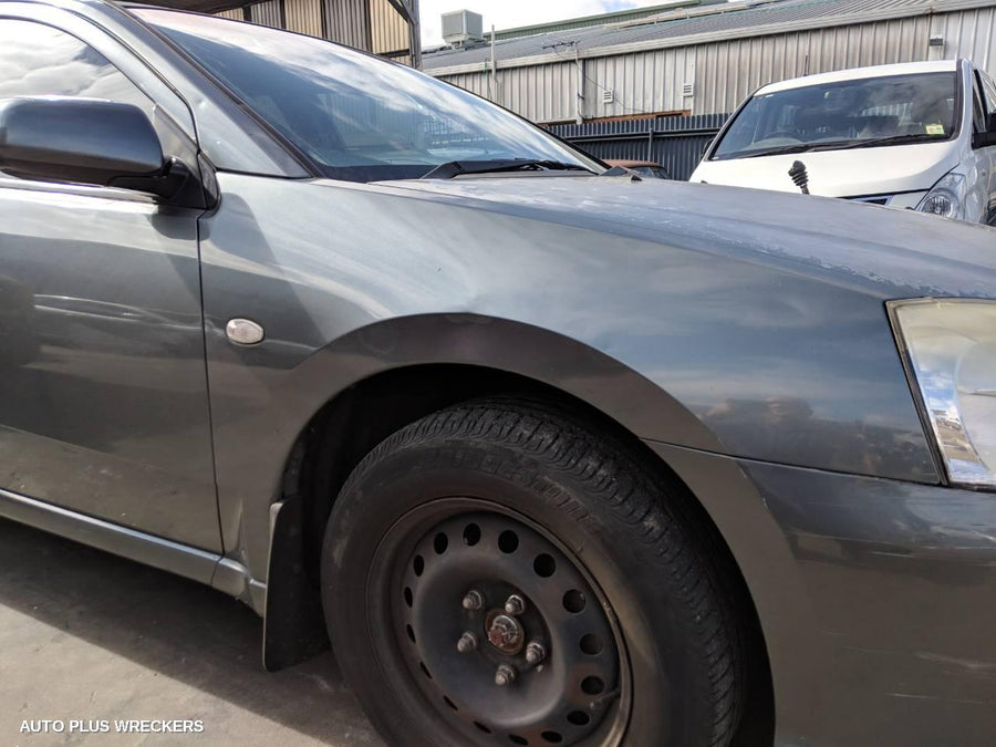 2007 Mitsubishi 380 Right Front Door