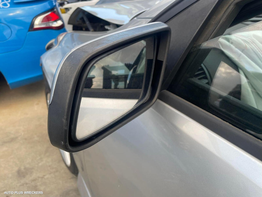 2006 Holden Commodore Right Door Mirror