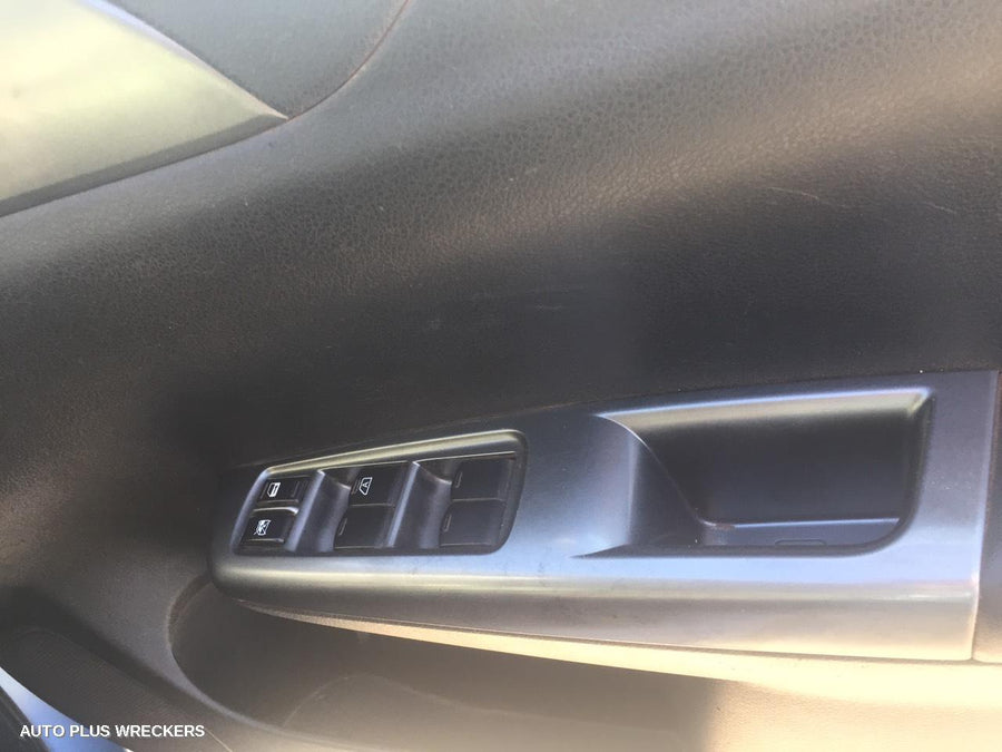 2010 Subaru Impreza Right Front Door Window