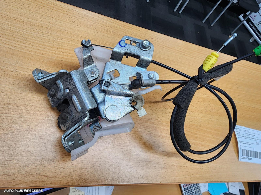 2007 Toyota Tarago Door Boot Gate Lock