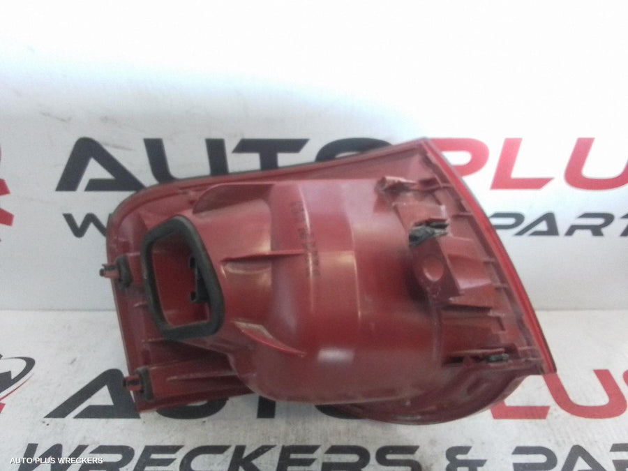 2006-2010 Volkswagen Passat Right Taillight