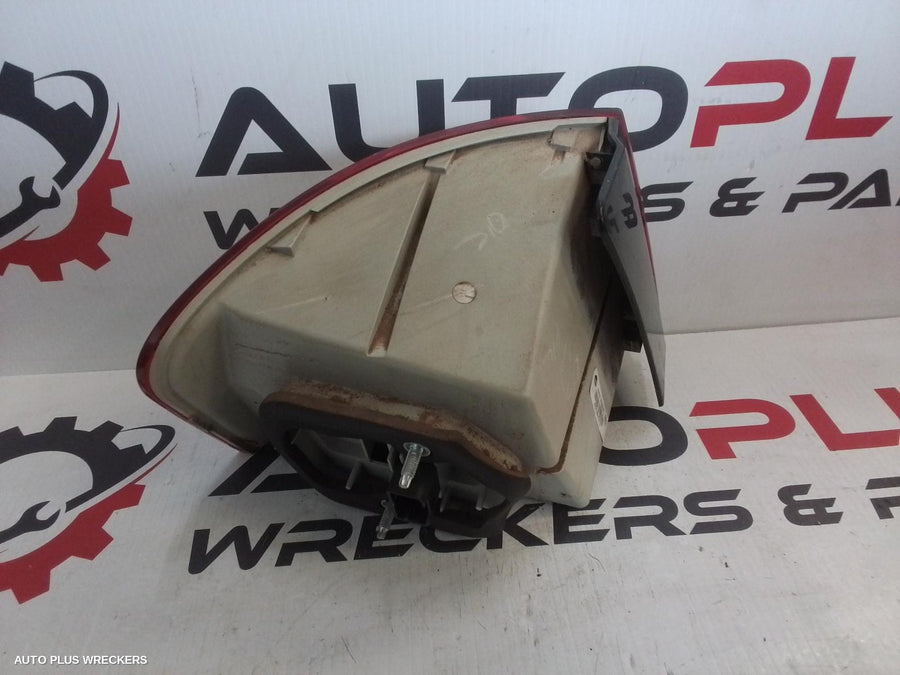 2010 Volkswagen Jetta Right Taillight