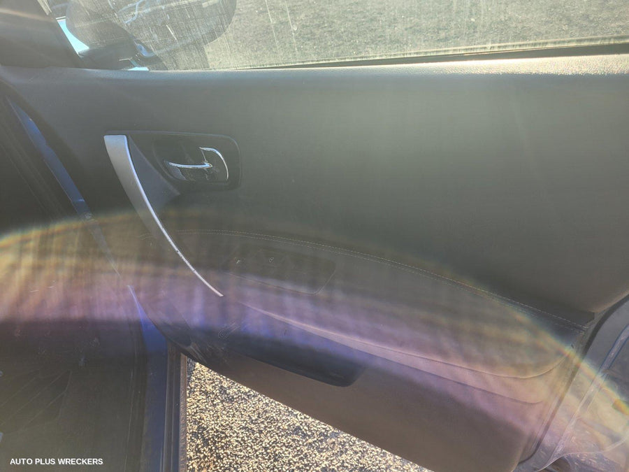 2008 Nissan Dualis Rear Garnish