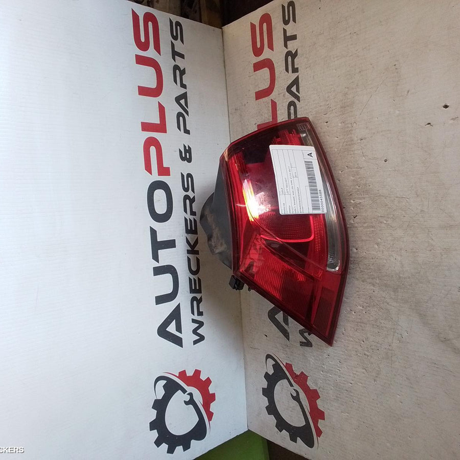 2012-2017 Volkswagen Golf Left Taillight