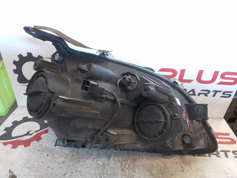 2007 Mitsubishi 380 Left Headlamp