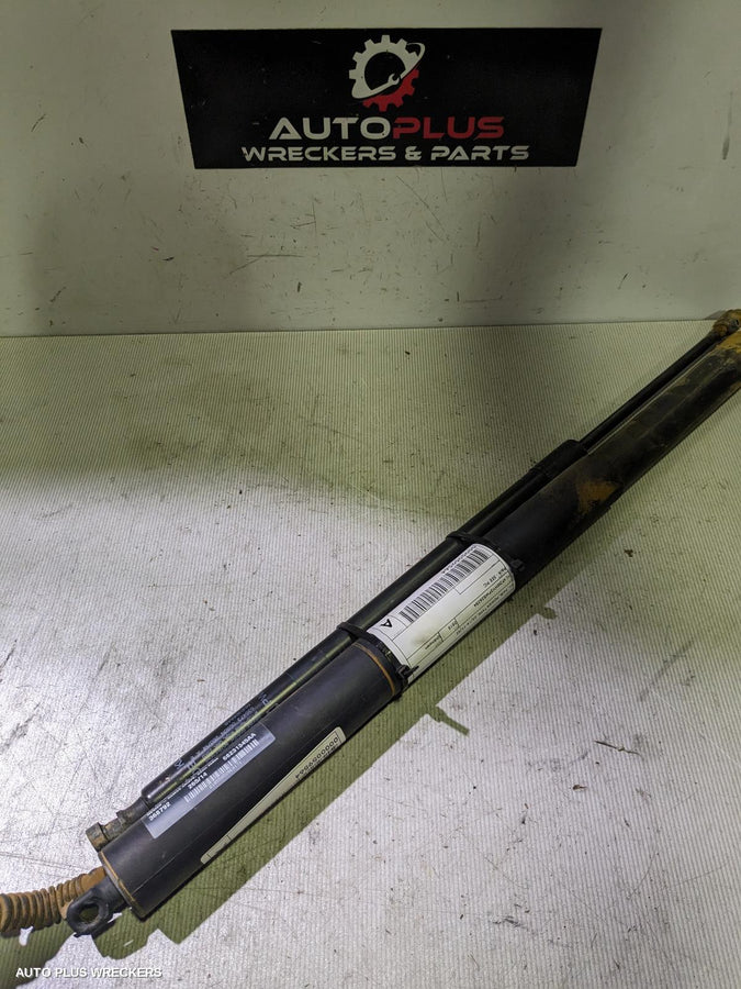 2014-2022 Jeep Cherokee Hatch Strut