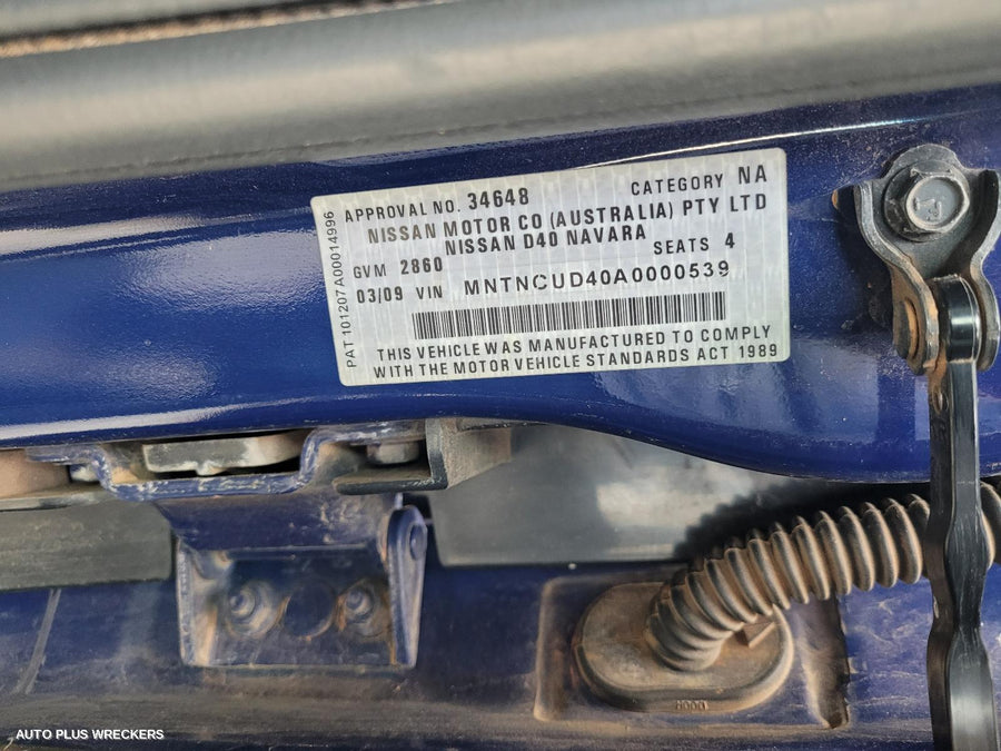 2009 Nissan Navara Sunvisor