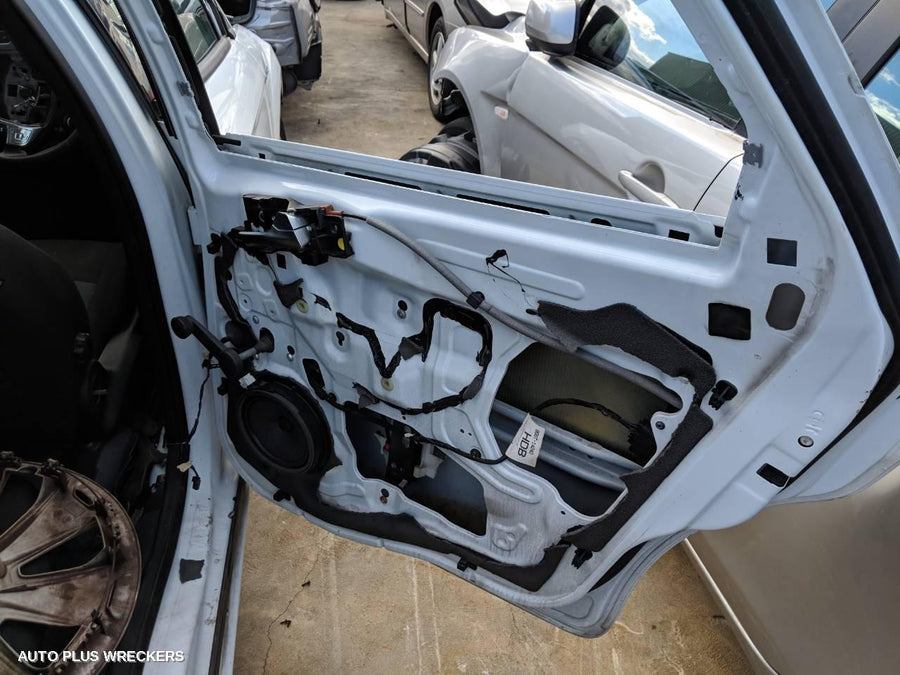 2010 Ford Mondeo Left Rear Door Window