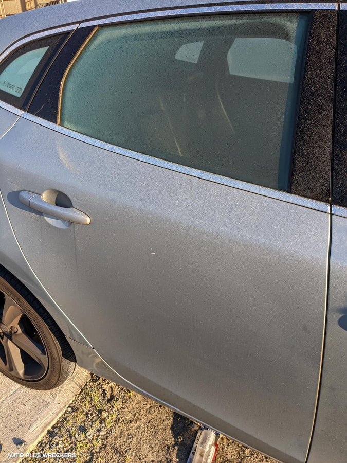 2016 Volvo S40 Left Front Door Window