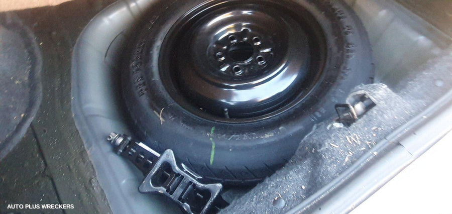 2007 Dodge Avenger Left Taillight