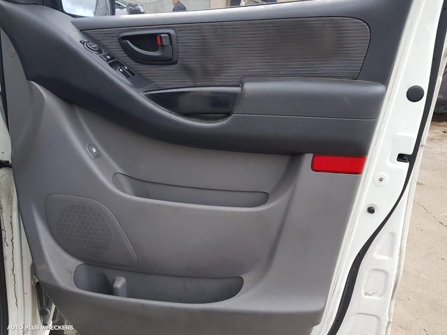 2010 Hyundai Iload/imax Right Door Mirror